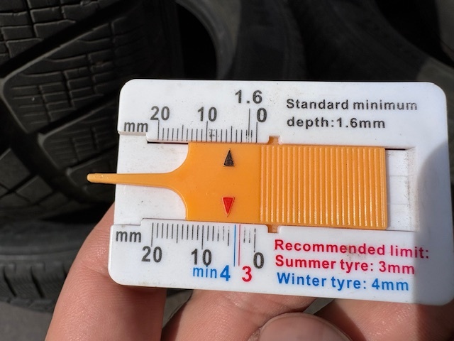 255/55 R19 zimní pneu Pirelli 5,5mm 4ks - 6