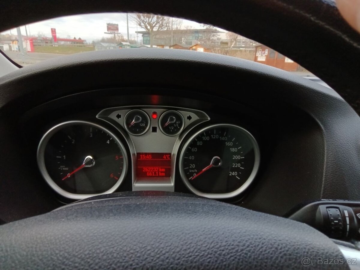 Prodám Ford Focus Combi 1.6TDCI 74KW Trend D r.v. 2008 - 6