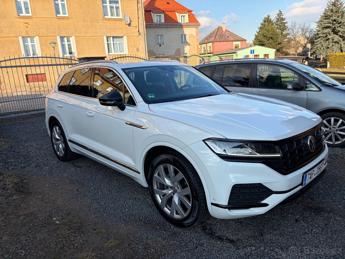 VW Touareg 3.0TDI V6 210kw ČR Elegance - 6