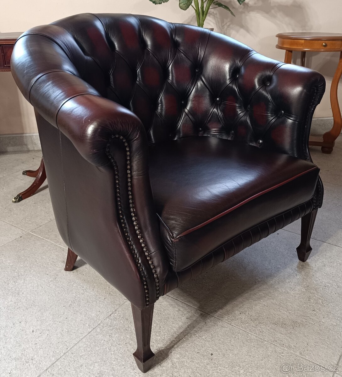 Chesterfield, kožená sedací souprava 2+1+1. - 6