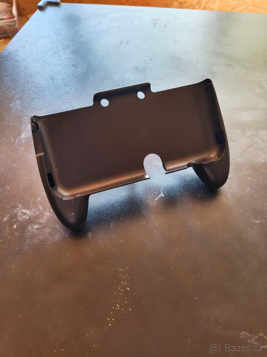 New Nintendo 2DS XL - Pokéball Edition - 6