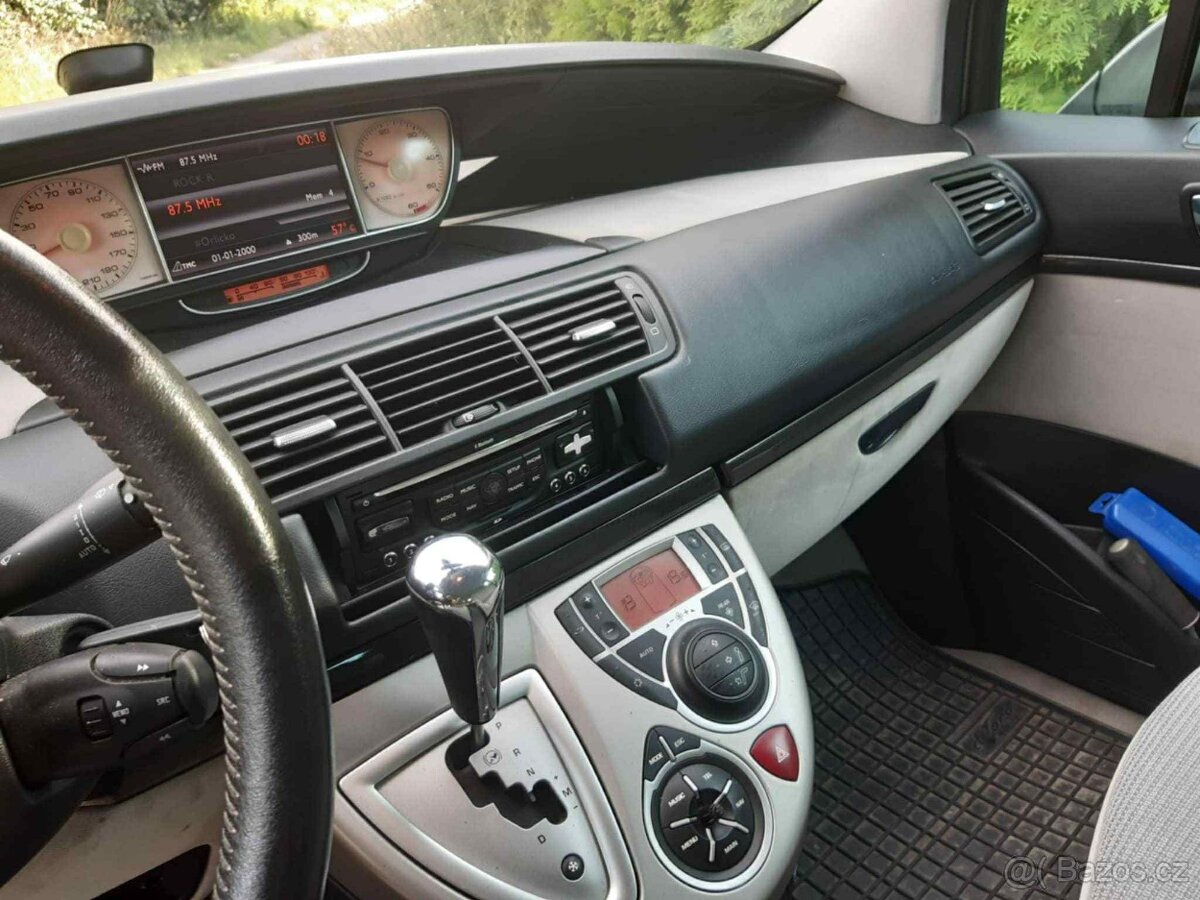 Peugeot 807 2.2 Hdi 125 kw -7mist. model 2010 - 6