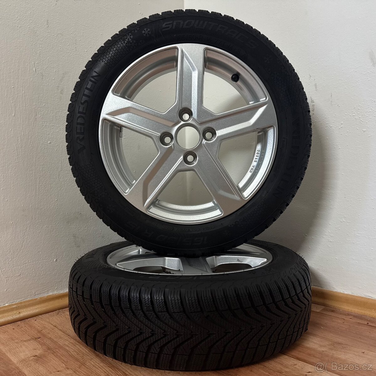 TOYOTA AYGO 4x100 R15 ET35+ZIMNÍ 165/60R15 7,5mm - 6