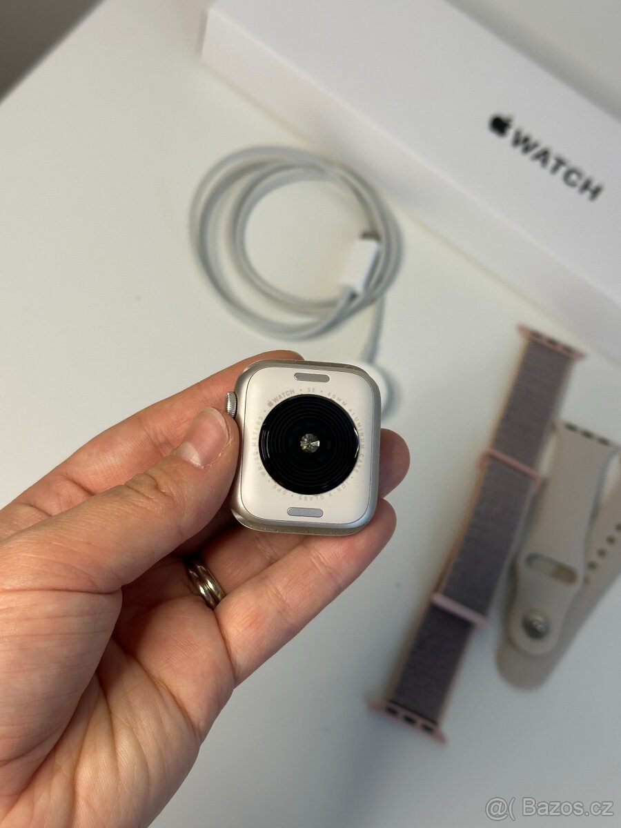 Chytré hodinky Apple Watch SE 40 mm 2. generace, rok 2022 - 6