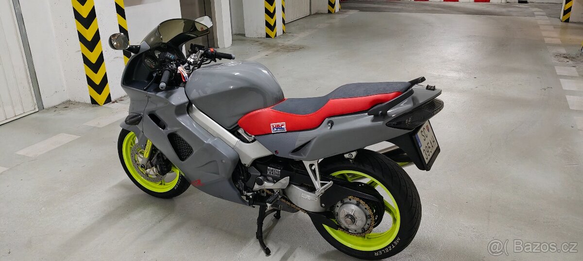 Honda VFR 800 FI - 6