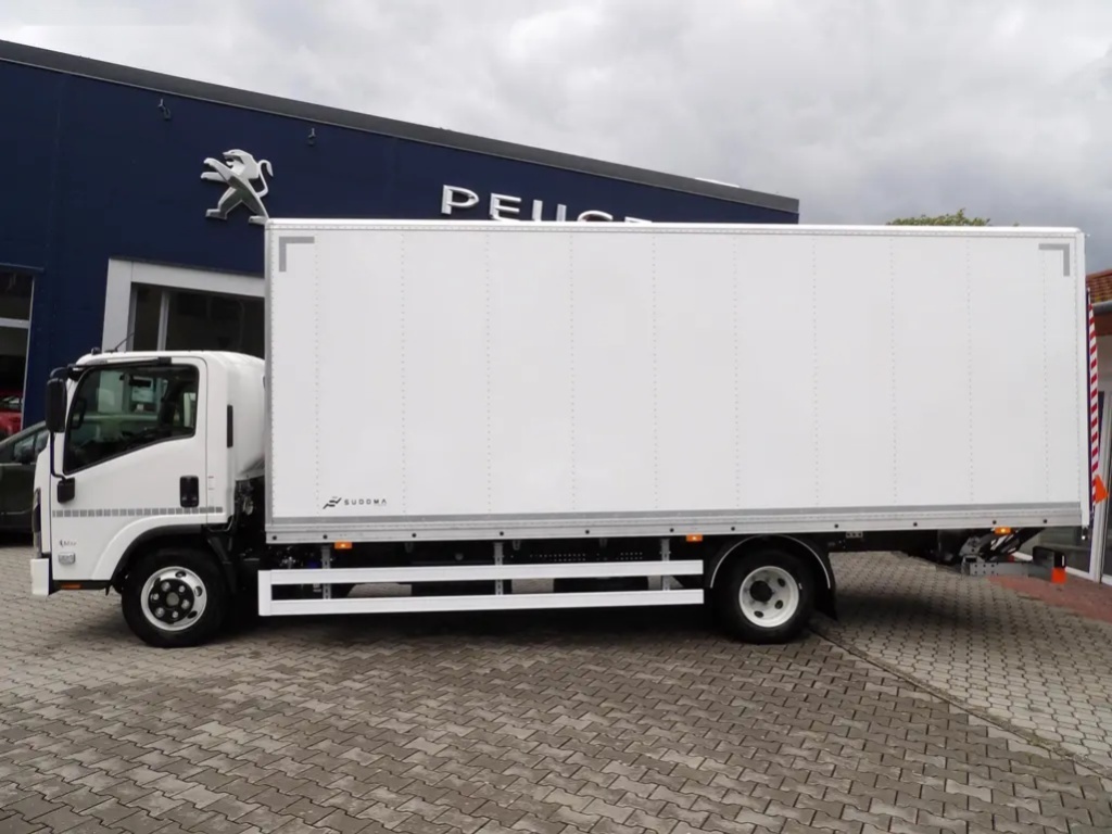 Isuzu, M30 5,2L MAN6, skříň a čelo - 6