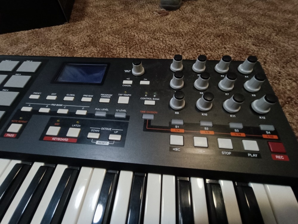 Jako nová Akai MPK25 Professional MIDI klávesnice - 6