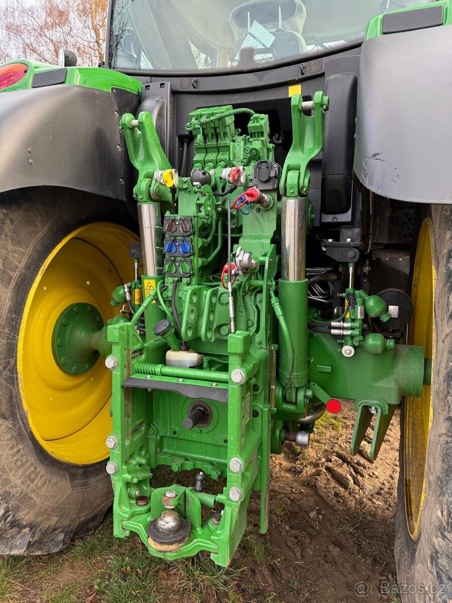 John Deere 6175R - 6