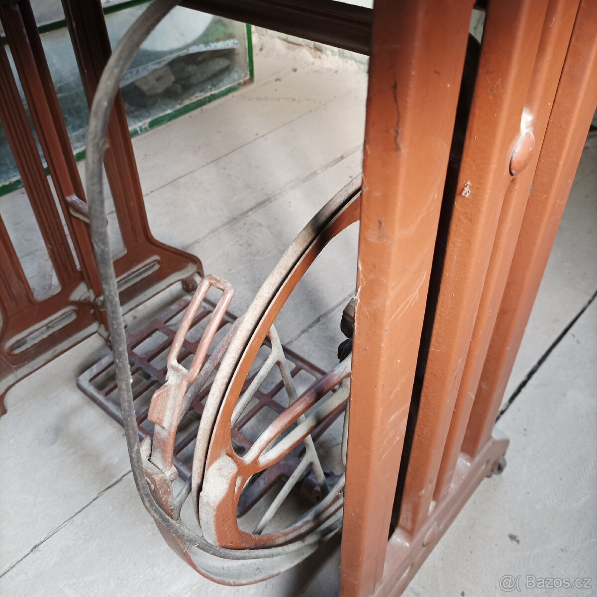 ŠICÍ STROJ MINERVA - 6