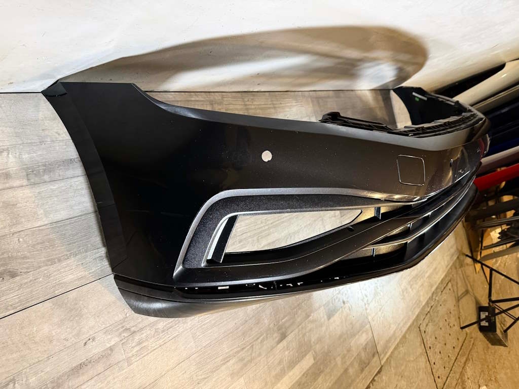 VW PASSAT B8 FACELIFT - náraznik 4xPDC - LB7R - 3G0807221E - 6