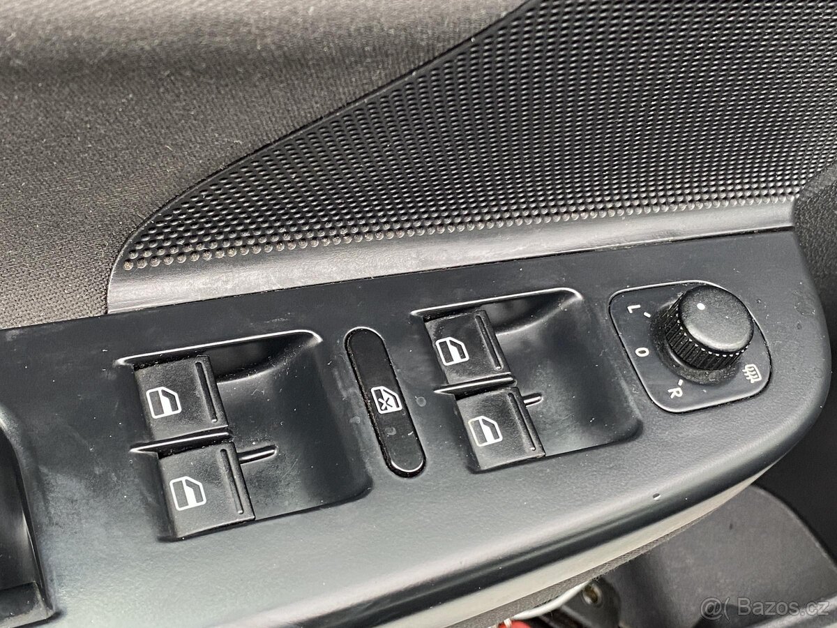 Volkswagen Golf 1.6 TDi , 77 kW nafta, 2010 - 6