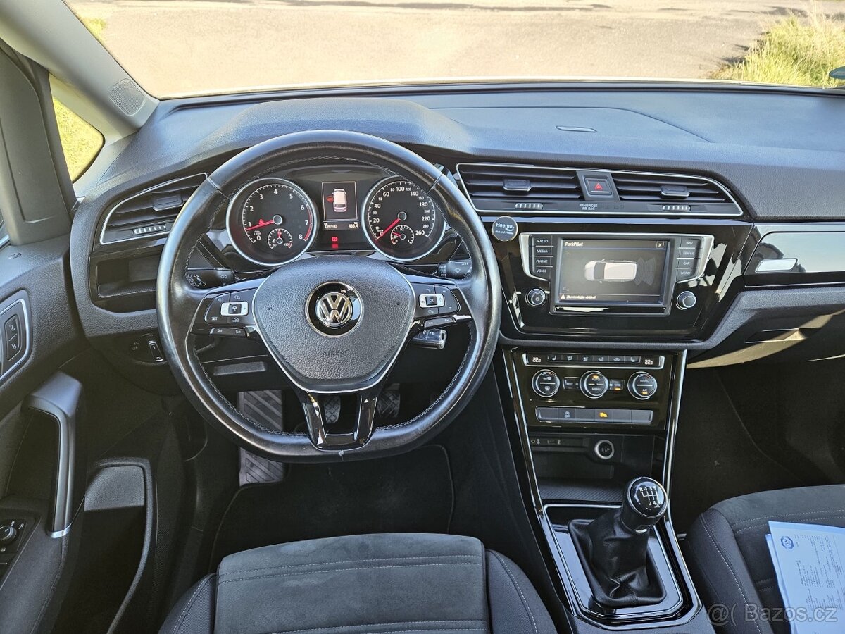 Volkswagen Touran 1.4 TSI 110kw, Highline, Nehavarováno - 6