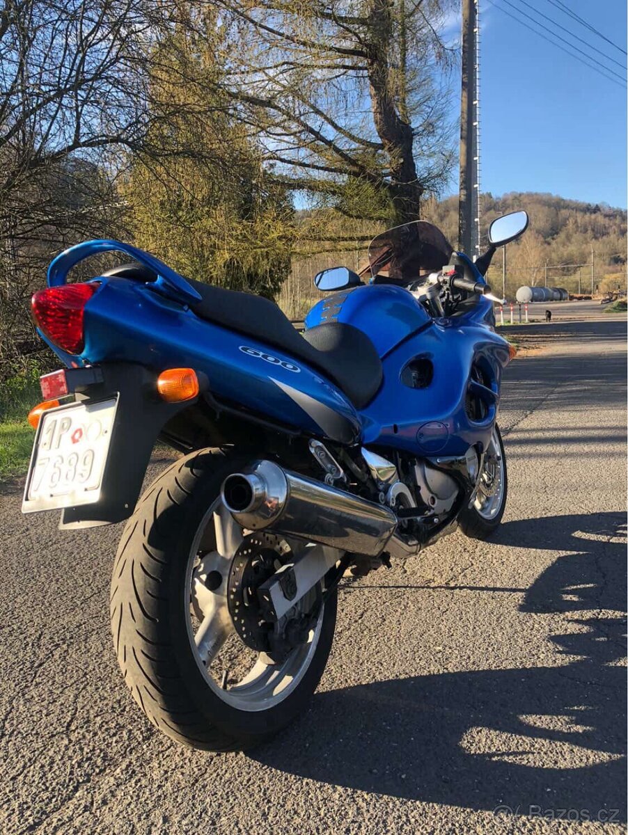 Suzuki gsx600f - 6