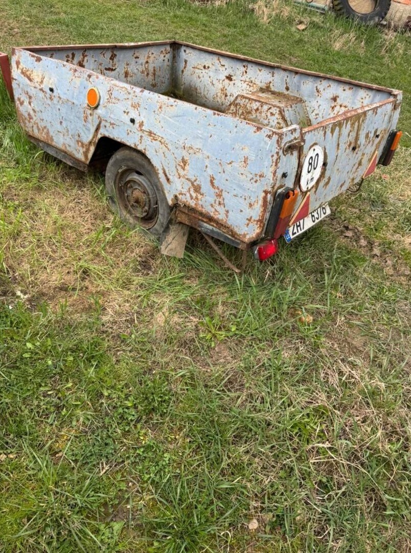 3 přívěsné vozíky - 6