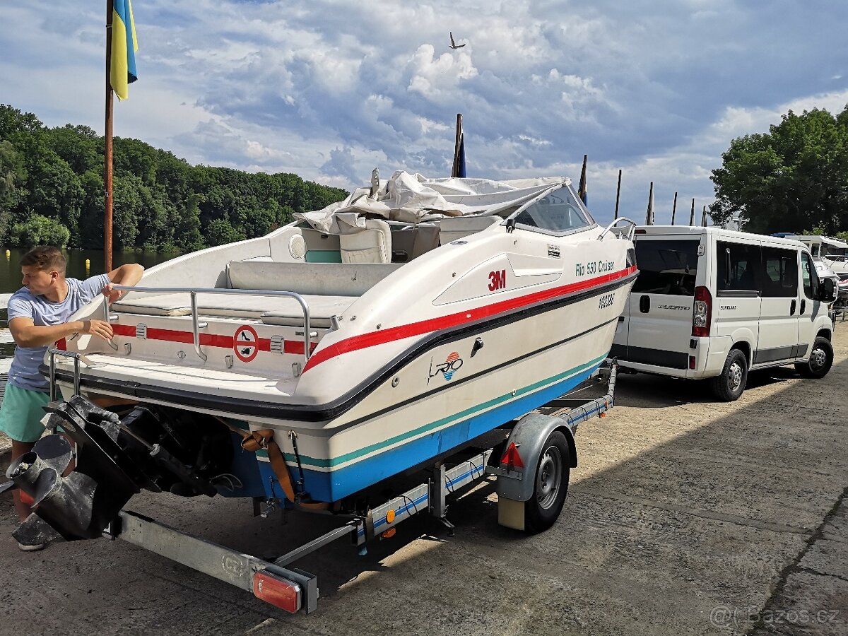 Kajutový motorový člun RIO 550 Cruiser + přepravník v ceně - 6
