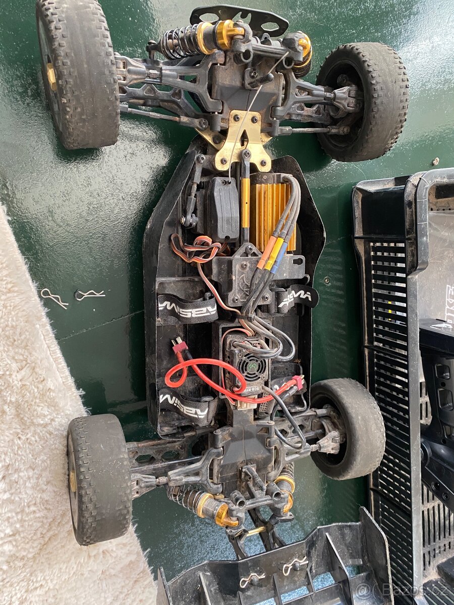 RC auto absima 1/8 - 6