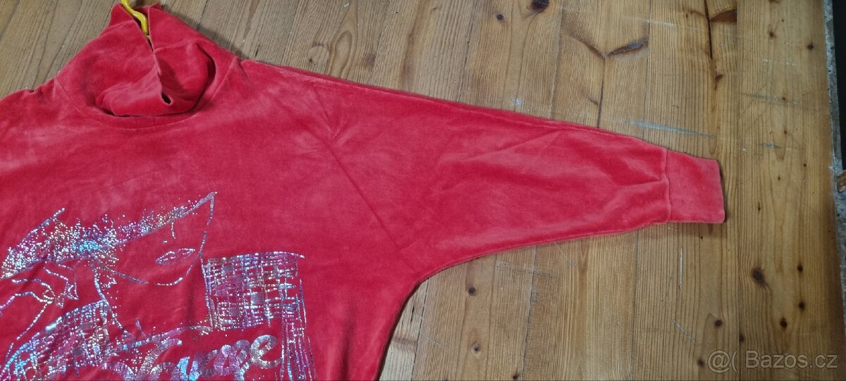Červené sametová mikina - 6