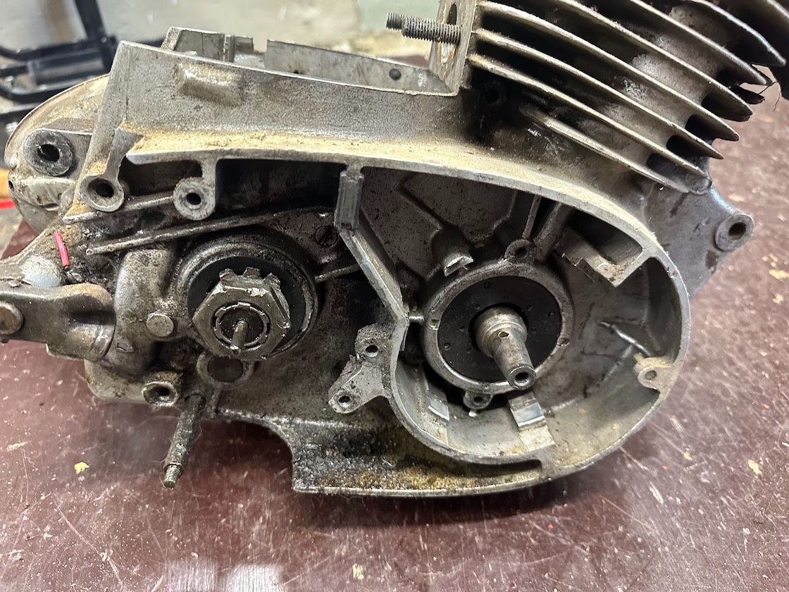 Predám MOTOR JAWA 250/353 na - 6