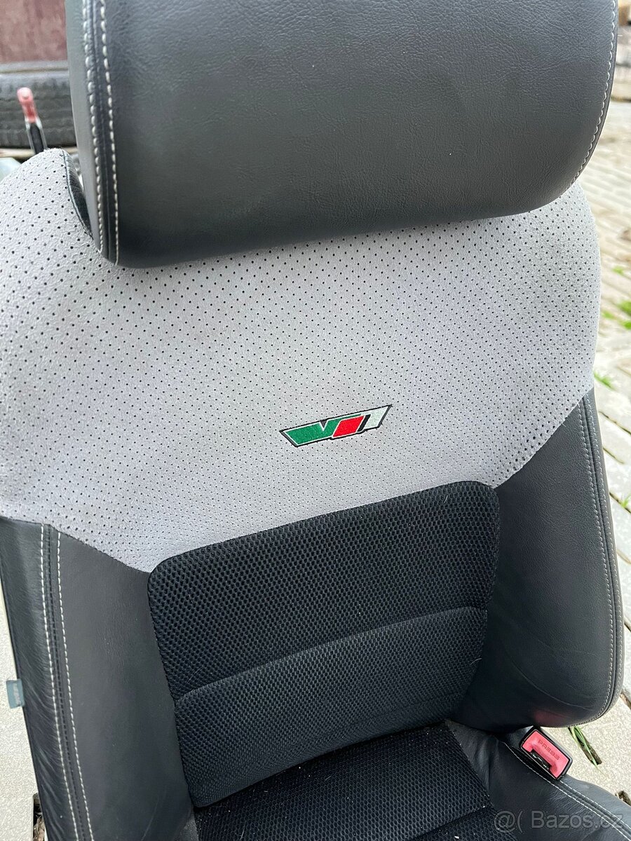 Škoda Octavia 2 RS sedačky - 6