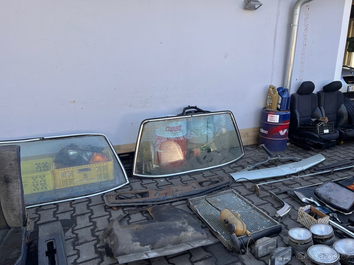BMW E23 karoserie na kolech + díly - 6