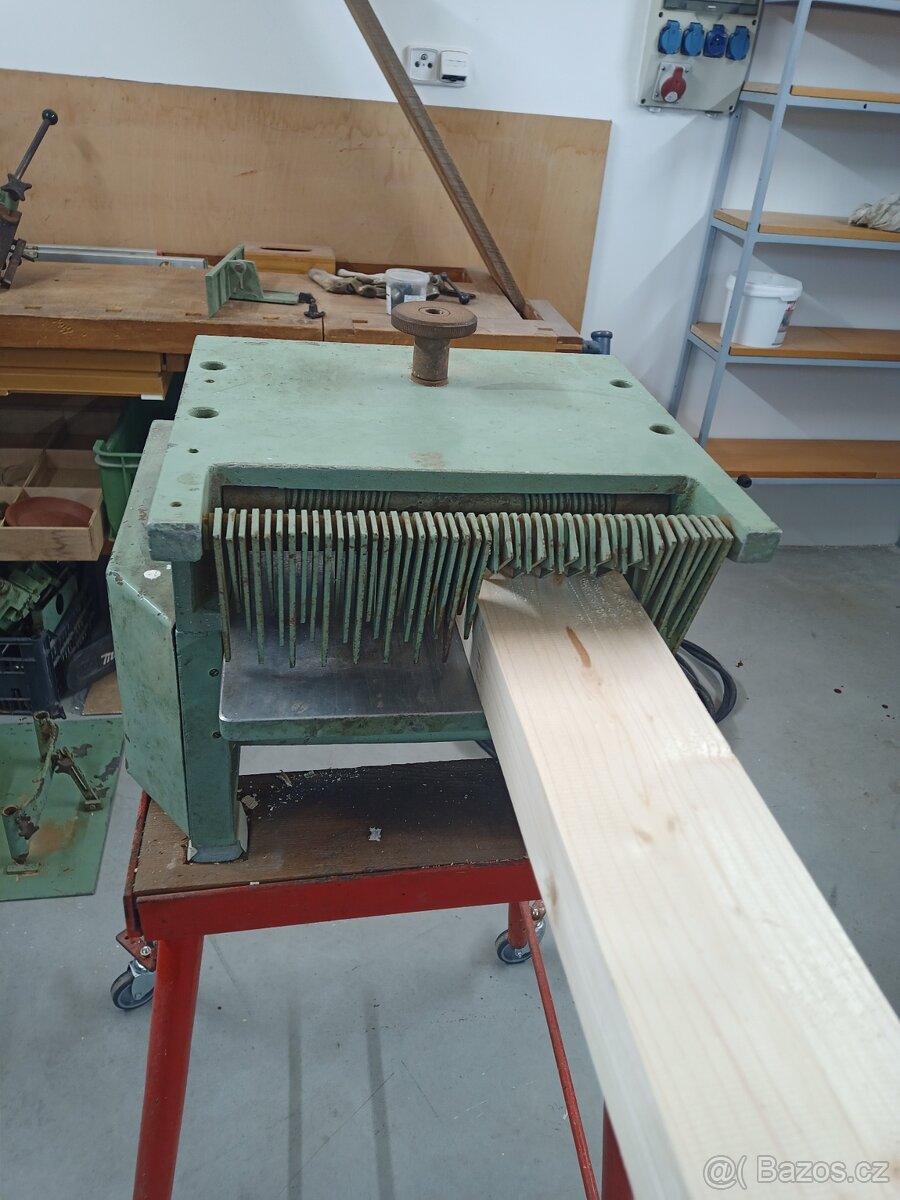 Dřevoobráběcí stroj UMDS - 6