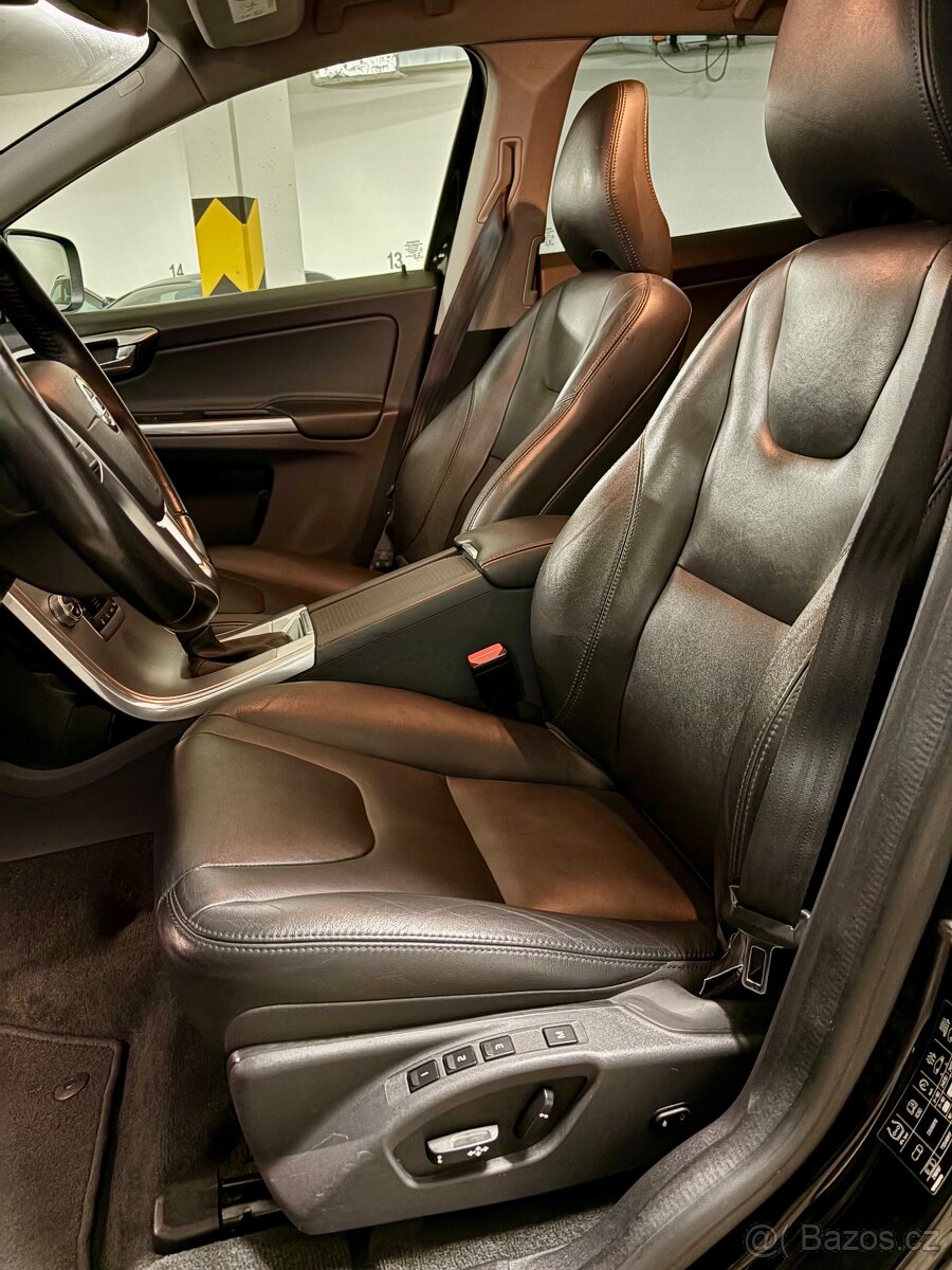 Volvo XC60 D4 AWD SUMMUM CZ - 6