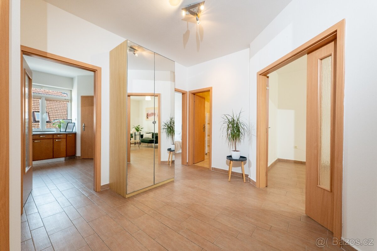 Pronájem bytu 3+1 s garážovým stáním (+2200,-/měs.) Nová ul. - 6