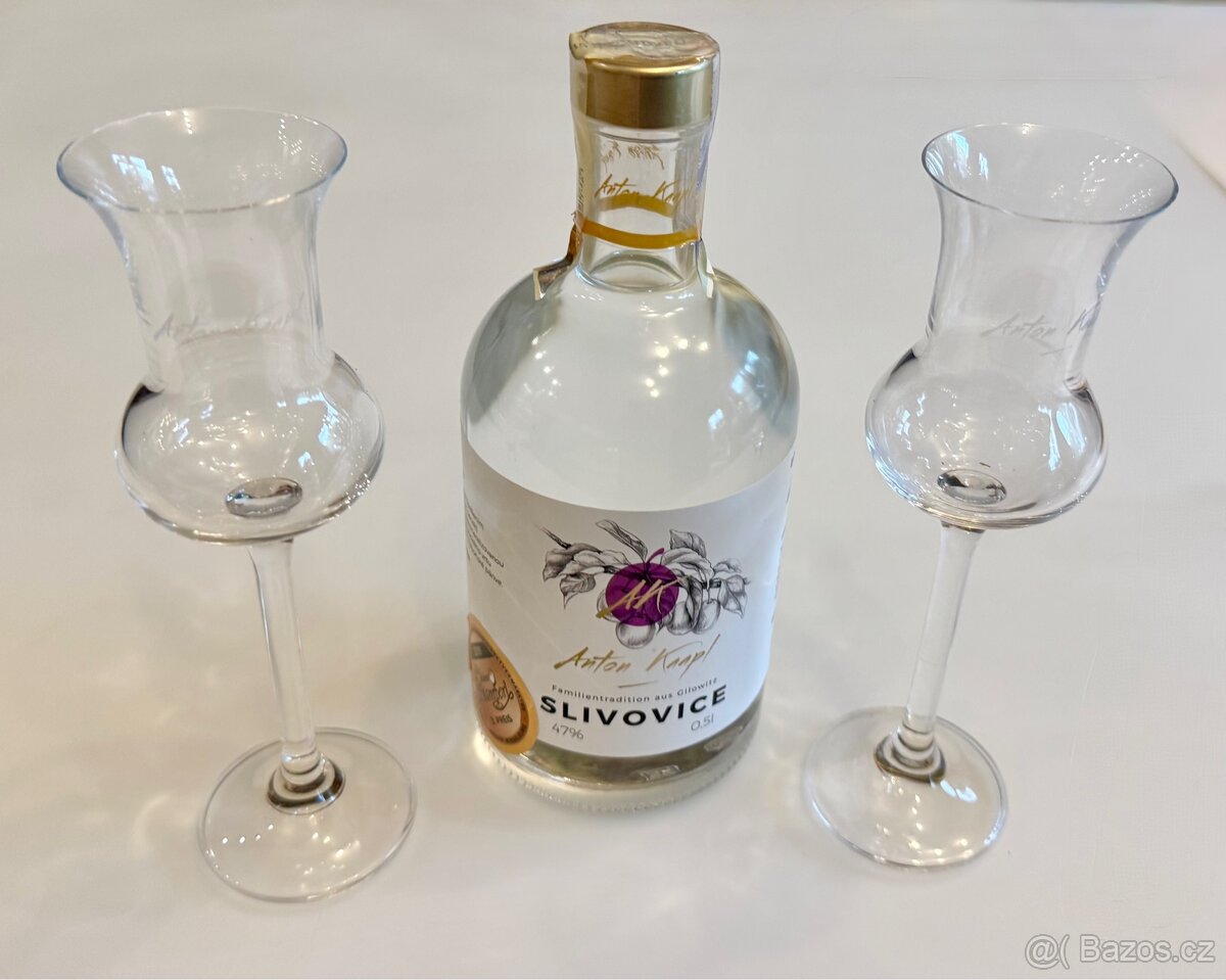 Vánoční balení: prvotřídní slivovice 47 % + skleničky - 6