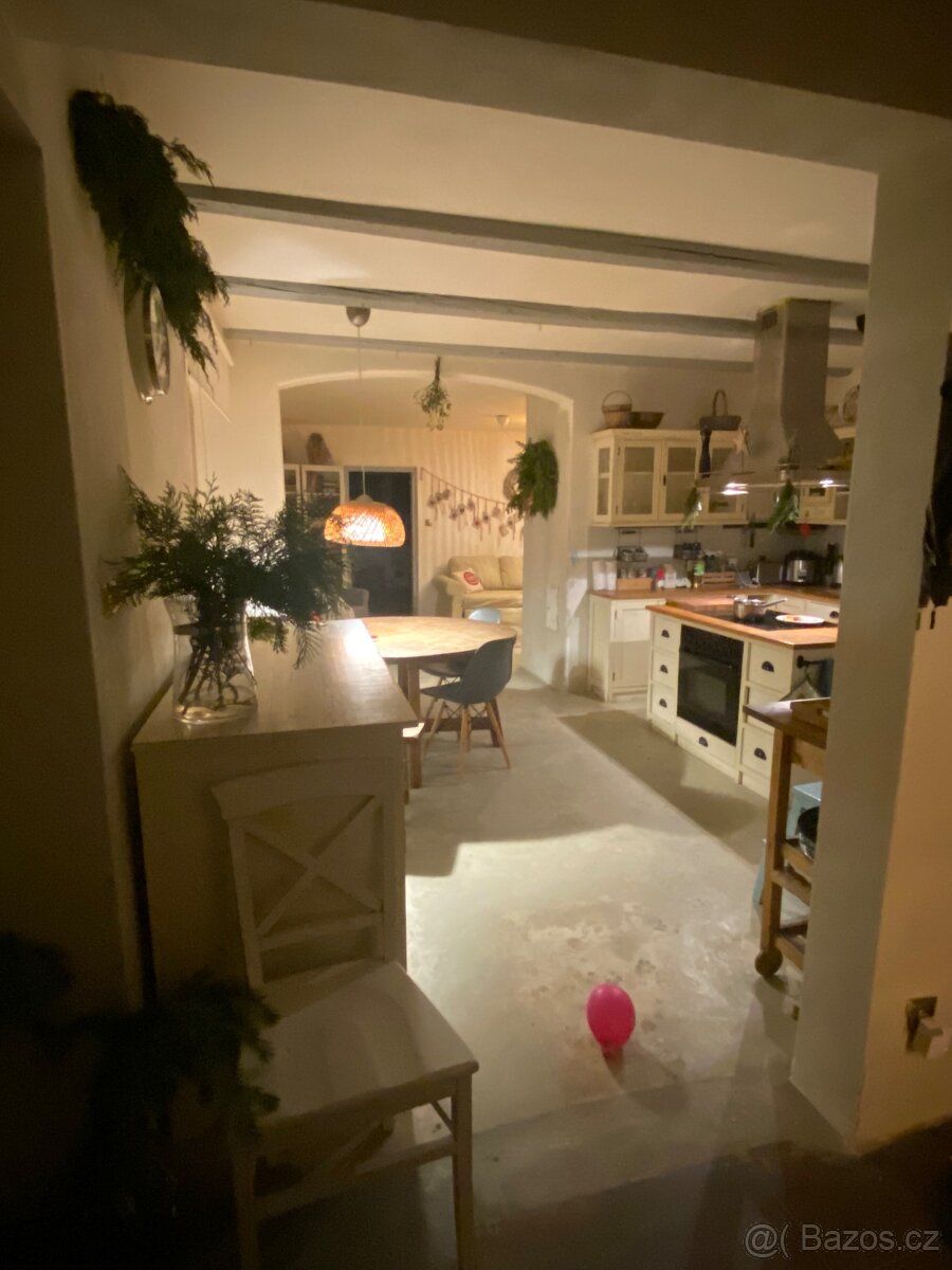 Rodinný dům k pronájmu - 6