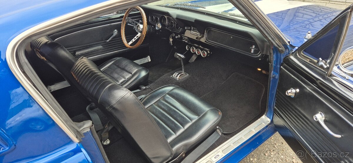 Ford Mustang V8 Fastback GT - 6