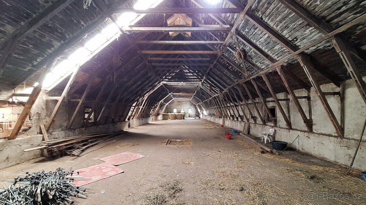 Prodej farmy, zemědělského areálu - 6