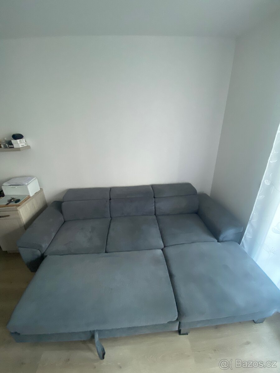 ROHOVÁ SEDAČKA XORA + TABURET - 6