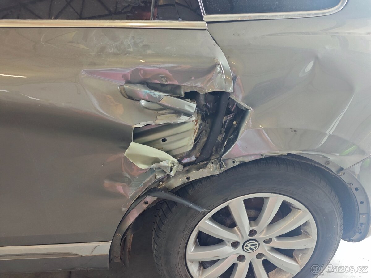 VW TOUAREG 4.2TDI V8, facelift , 2015 - 6