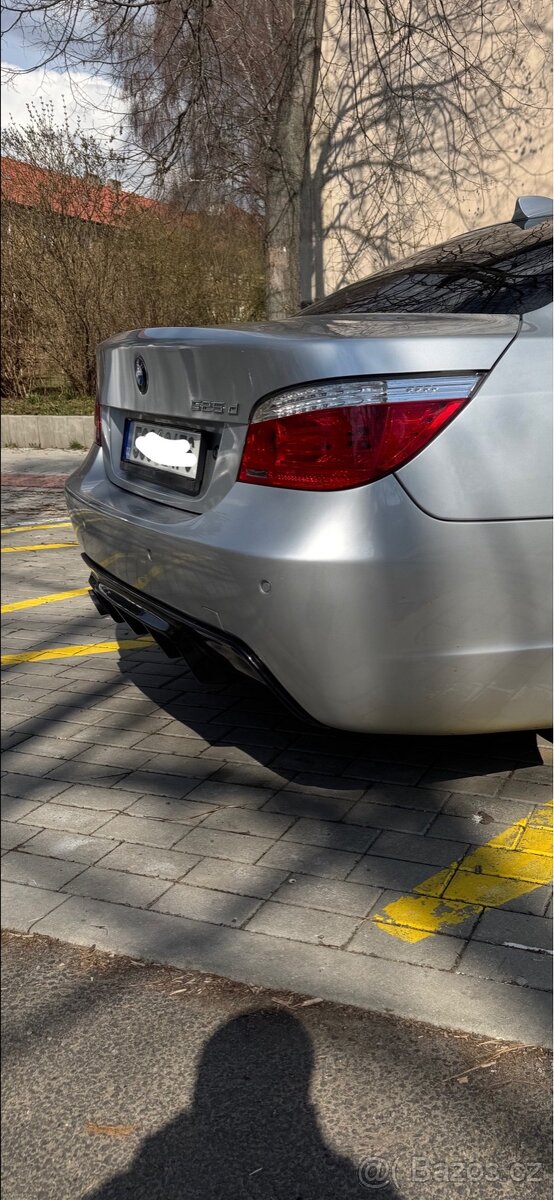 BMW E60 E61 Difuzor zadního nárazníku – Černý lesk - 6