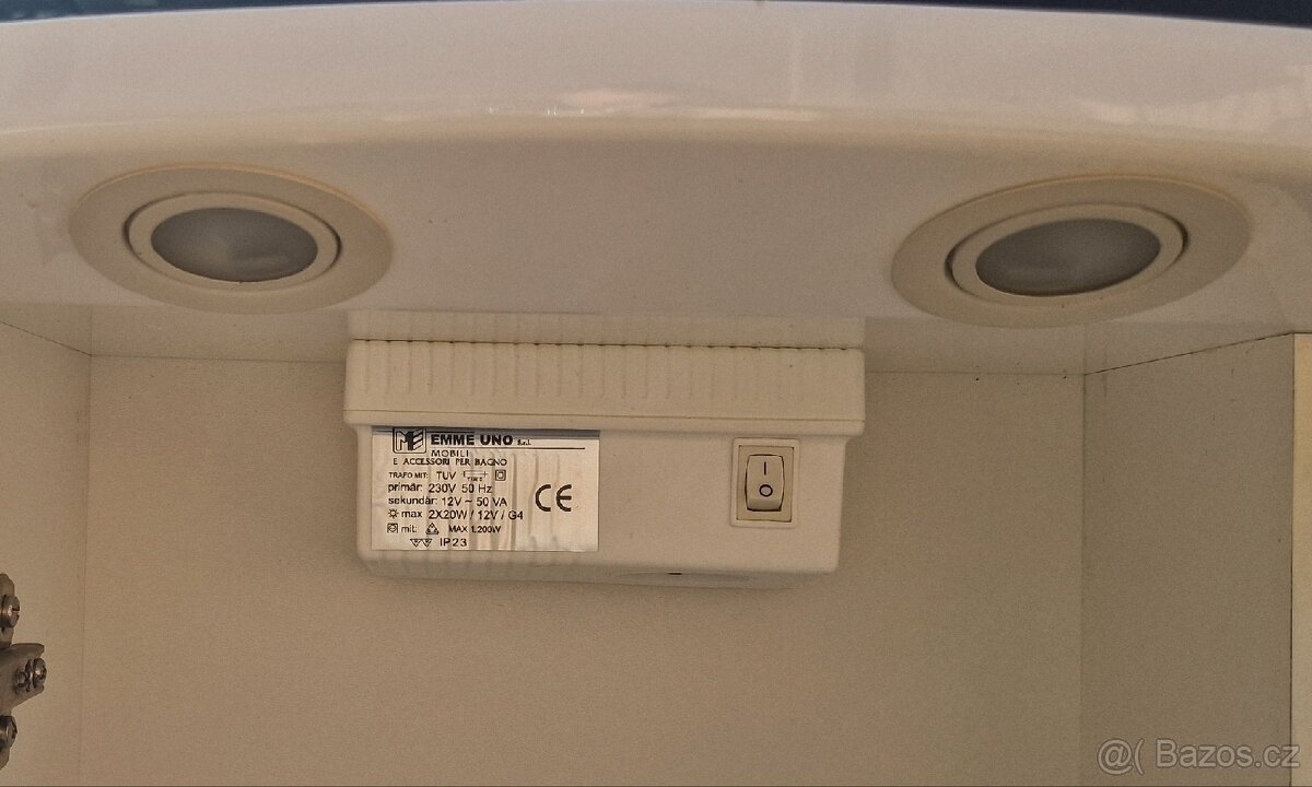 Koupelnová skříňka dřevěná se světlem - 6