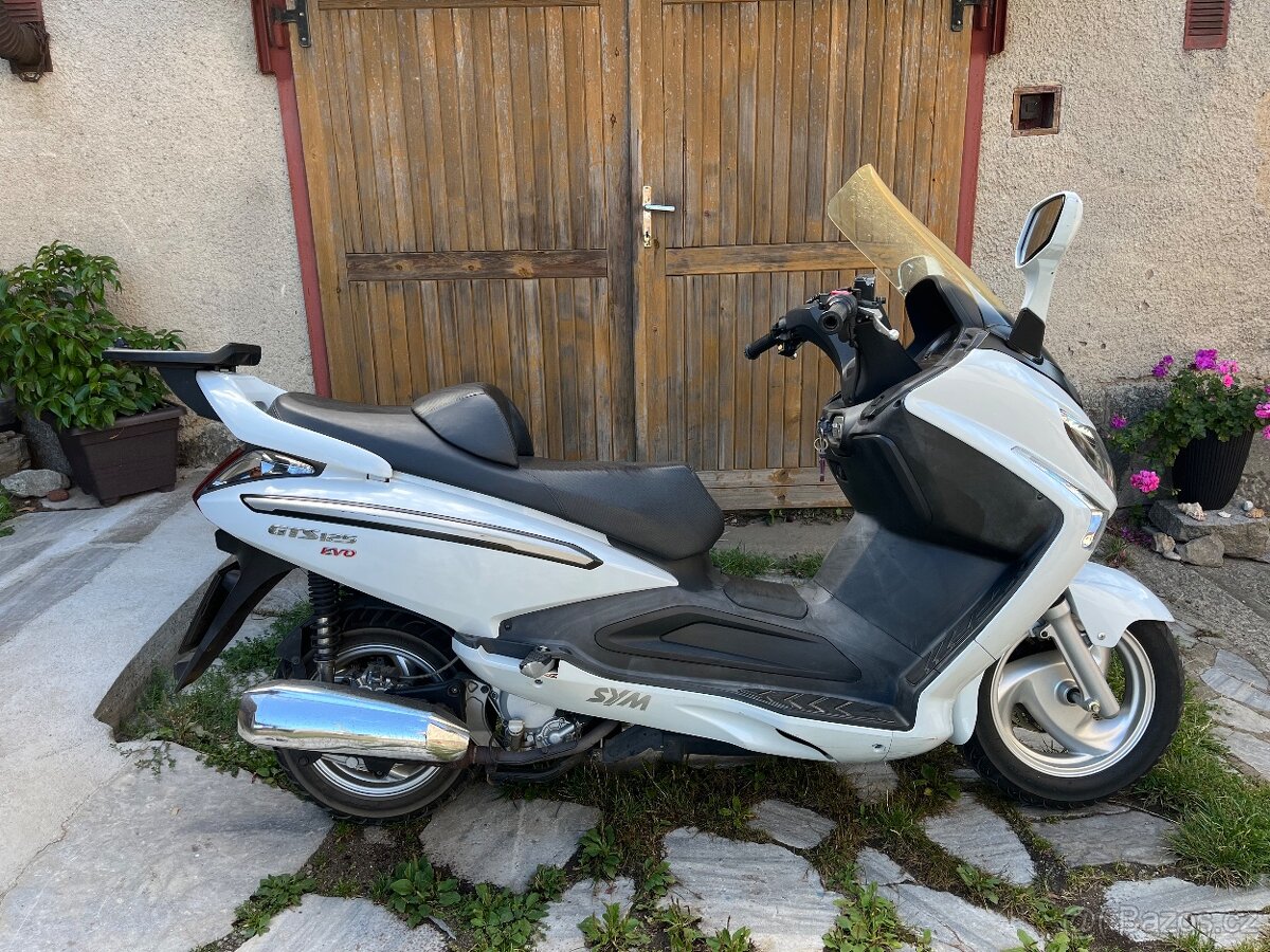 Skútr SYM 125 - 6