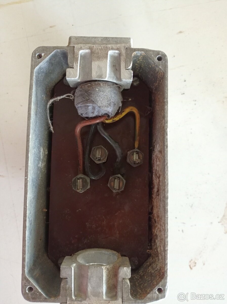 Plochá (čápová) trojzásuvka 380 V / 25 A - 6