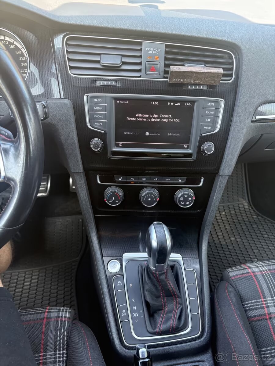 Volkswagen Golf 2.0 TSI DSG BMT GTI - 6