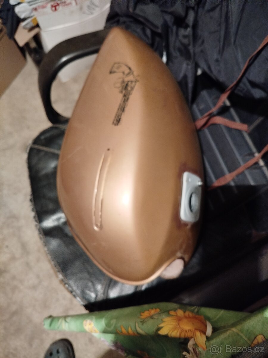 Kawasaki nádrž - 6