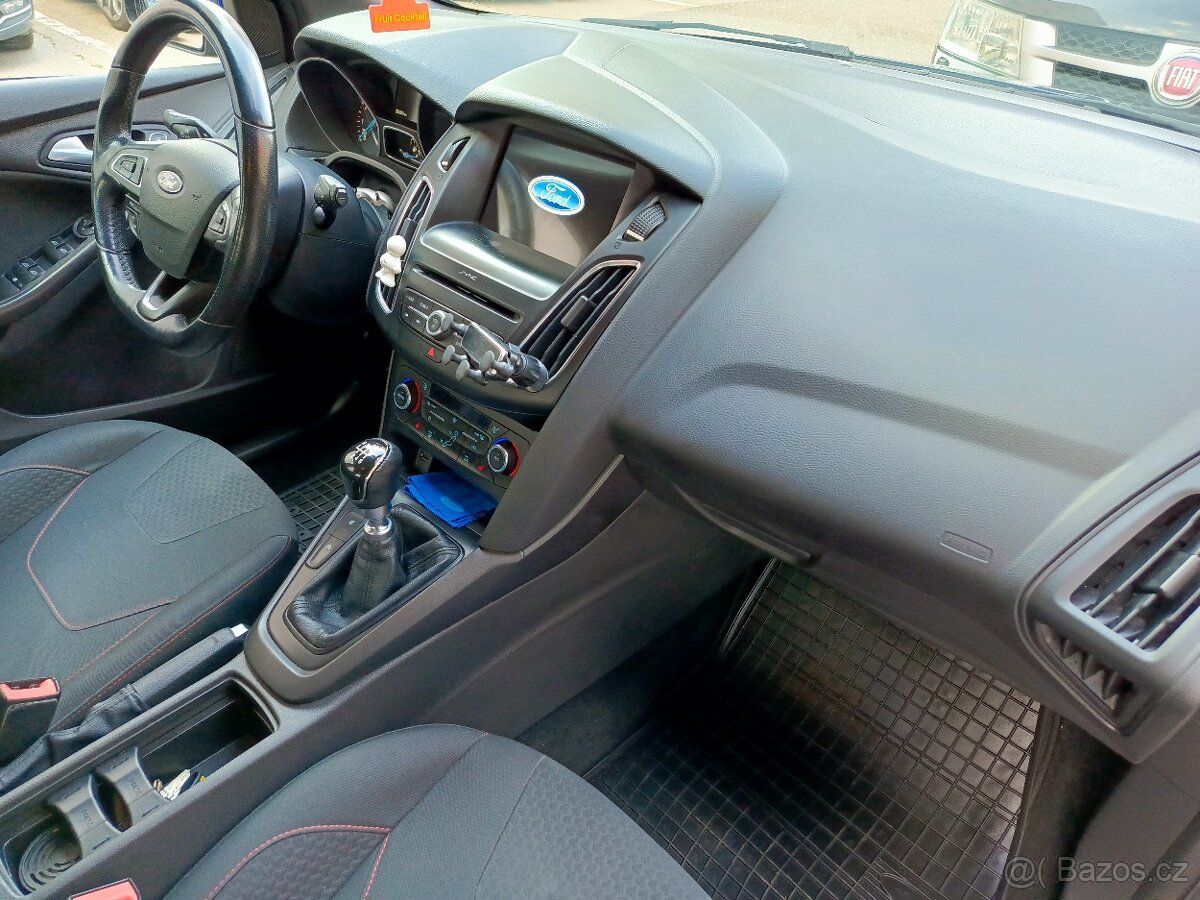 Ford Focus ST Line - 6