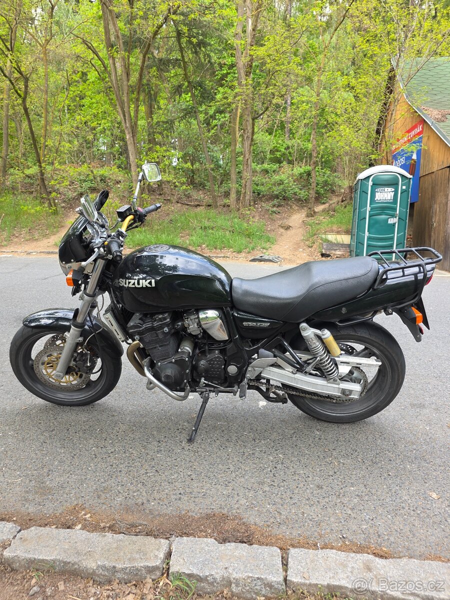 Suzuki GSX 750 Inazuma - 6