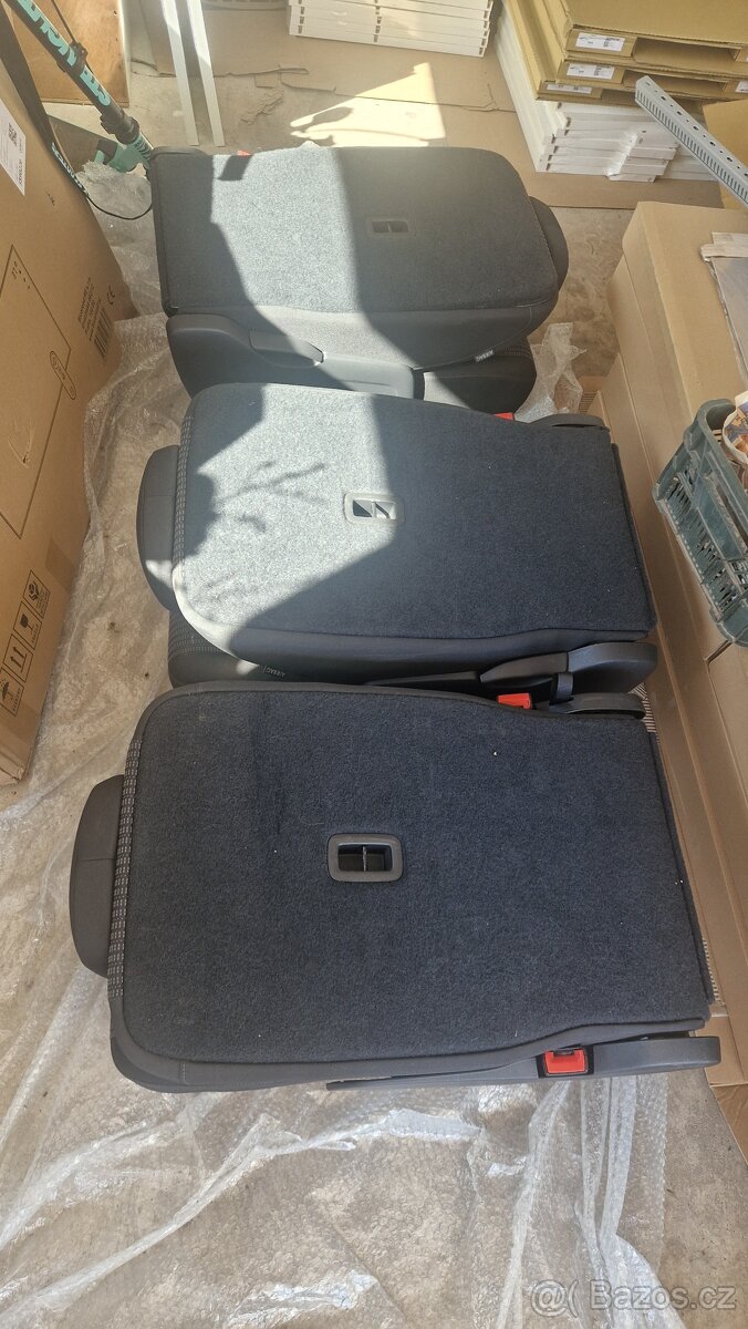sedačky ze Seat Alhambra (2019) plus další doplňky - 6