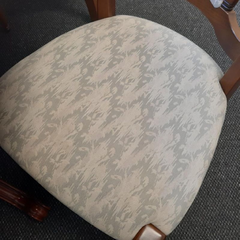 Jídelní oválný stůl, rozkládací a 4 židle - 6