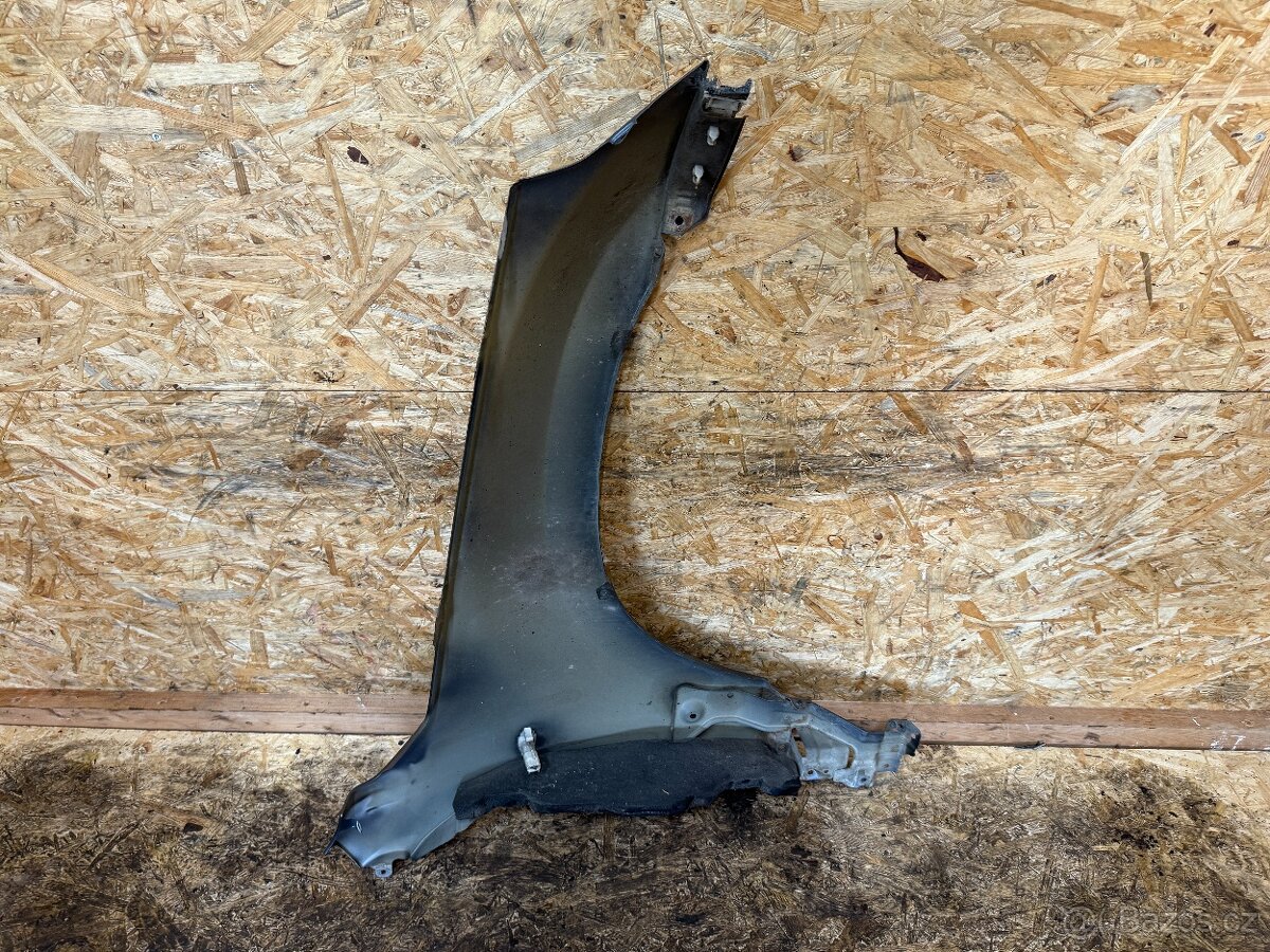 LEVÝ PŘEDNÍ BLATNÍK SUZUKI GRAND VITARA ZY4 - 6