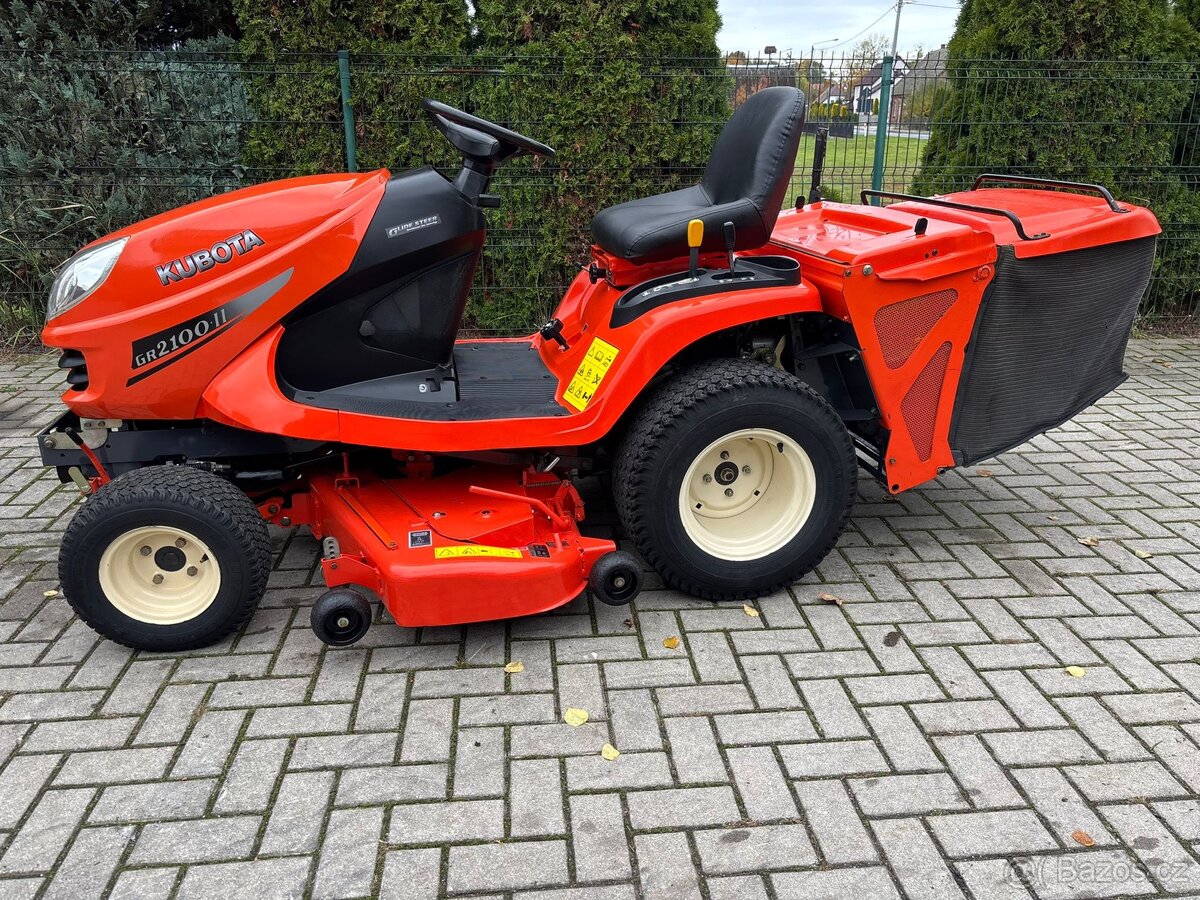 Traktor, Mulčovač, traktůrek Kubota GR 2100 II 4x4 - 6