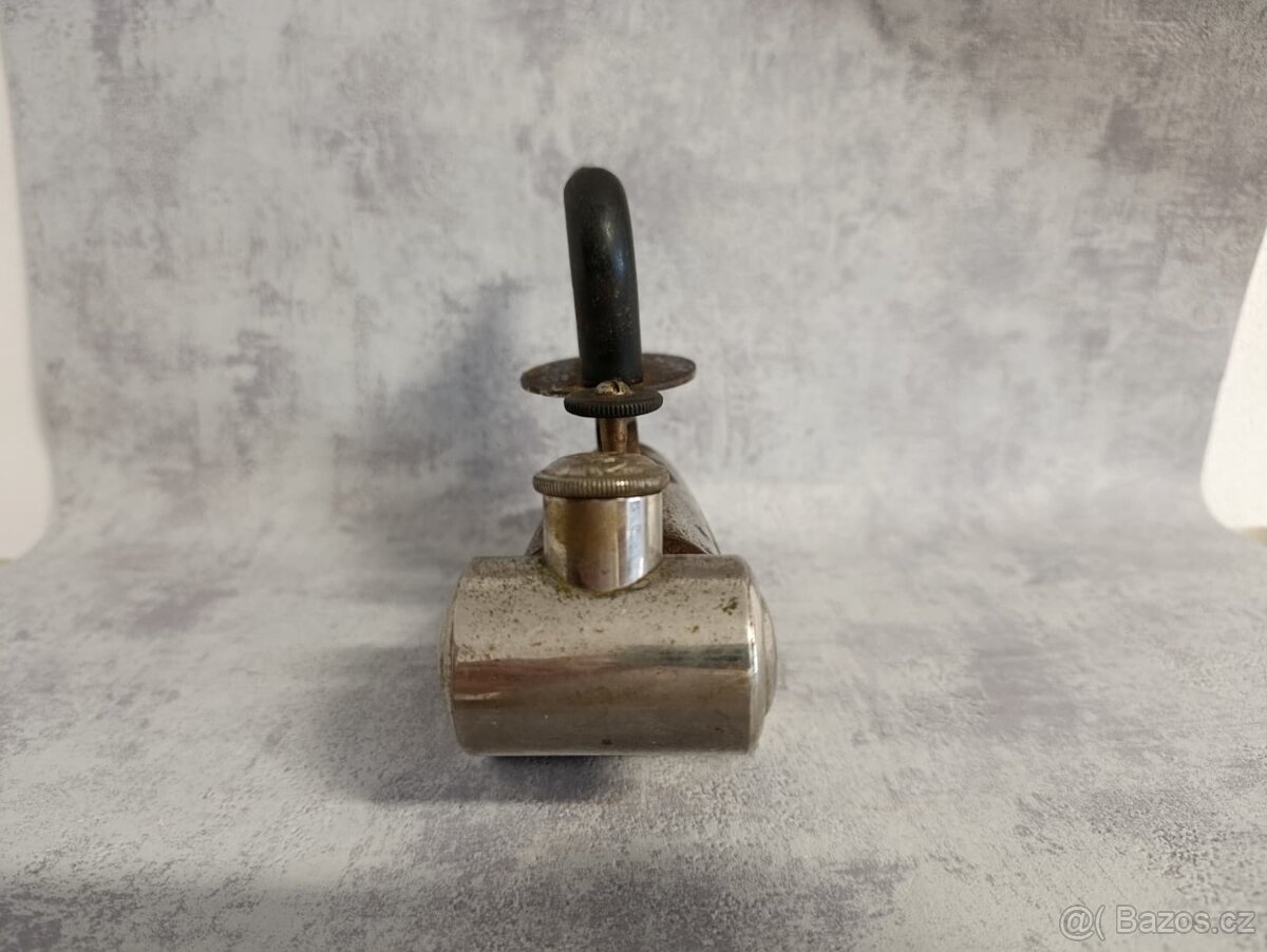 Velmi stará menší lihová žehlička OMEGA do sbírky, k dekorac - 6