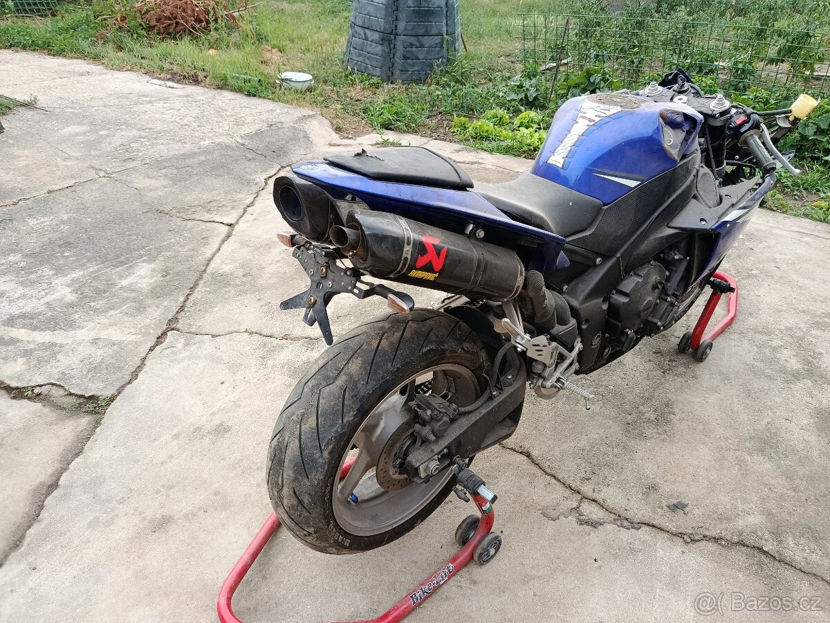 Yamaha r1 - 6