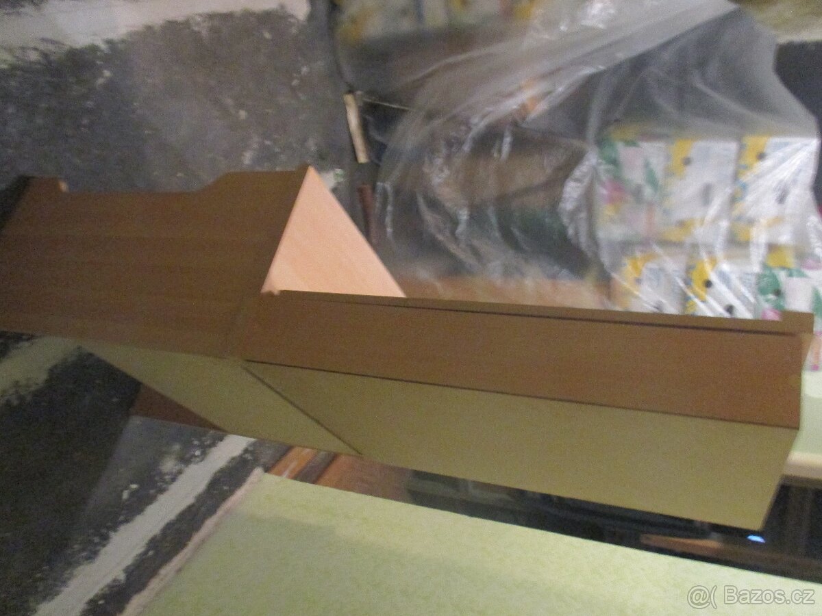 Kosmetický stolek - 6