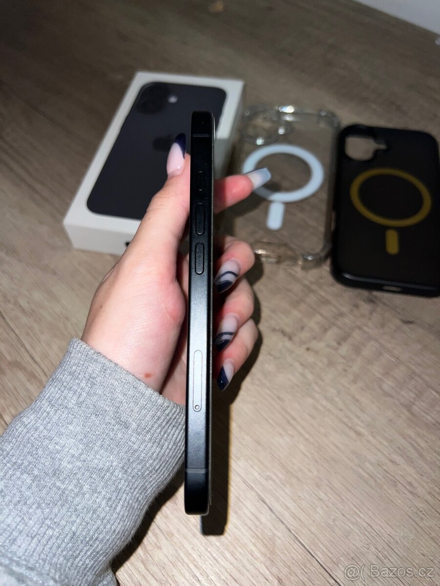 iPhone 16 (128 GB) – Černý, TOP STAV, V ZÁRUCE - 6