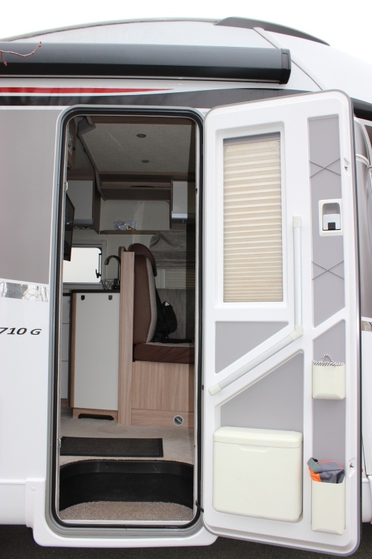 BURSTNER IXEO 710 - 6